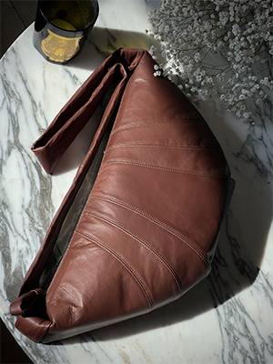 크루아상 미디움 백 ( BROWN ) ( Italy Baby Calf Leather )